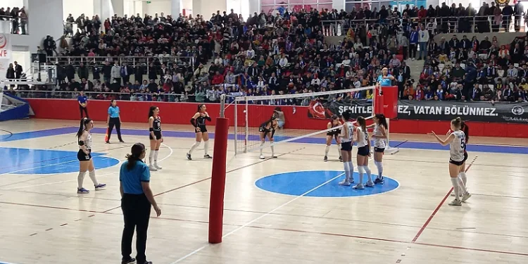 Bozüyüklü kızlar, Bilecik Belediyespor’u 3-1 mağlup etti