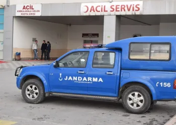 Binmeye çalıştığı otobüs çarptı