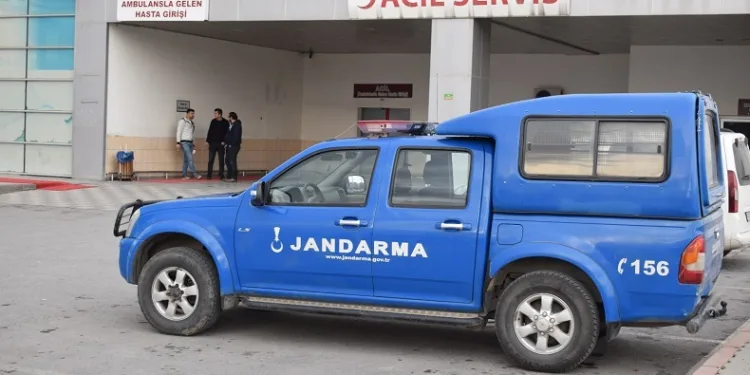 Binmeye çalıştığı otobüs çarptı