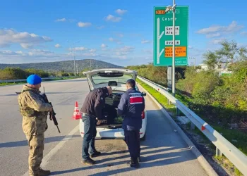 Çeşme’de jandarmadan sıkı denetim