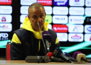 Fenerbahçe Teknik Direktörü İsmail Kartal: “Kötü bir zeminde iyi mücadele ederek kazanmasını bildik”