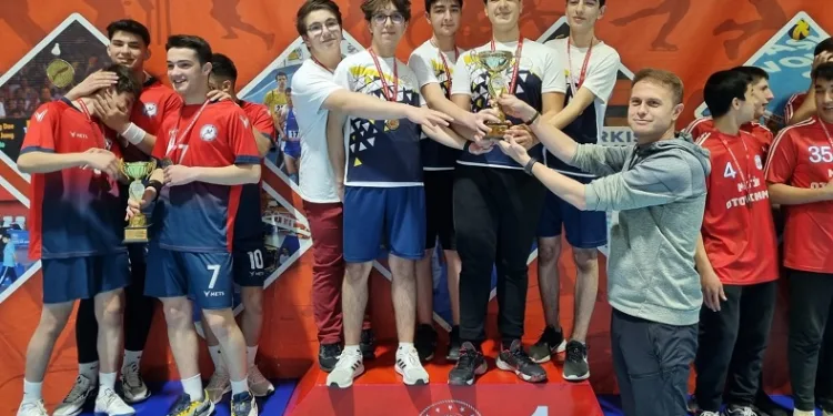 Badminton şampiyonları belli oldu