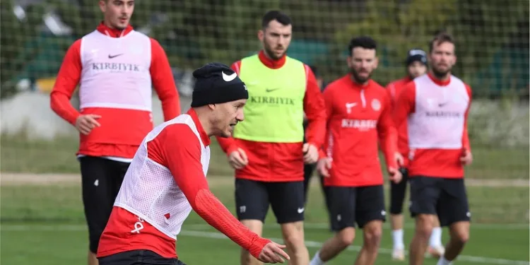 Antalyaspor’da kupa mesaisi başladı