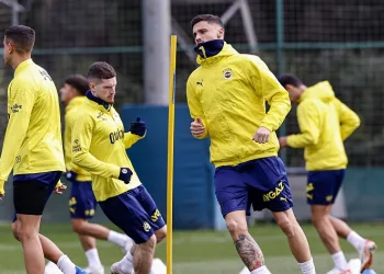 Fenerbahçe’de Rade Krunic, takımla ilk antrenmanına çıktı