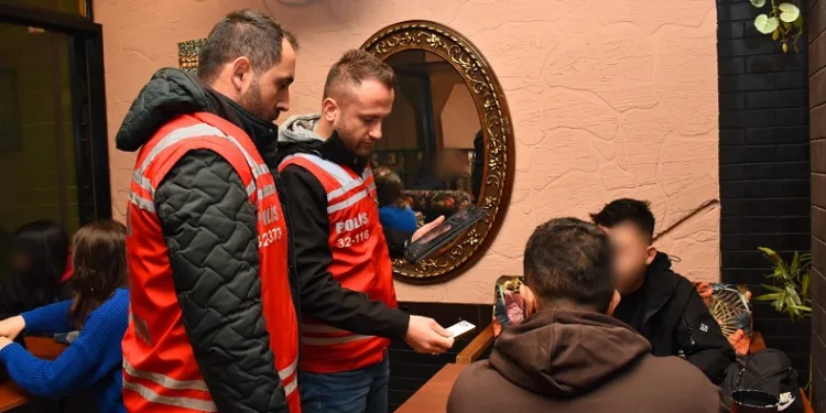 Isparta’da 4 kişiye kumar cezası