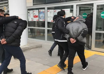 Elazığ’da 2 uyuşturucu taciri tutuklandı