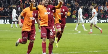 Dries Mertens 5. golünü attı