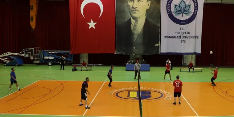 ESOGÜ 2024 kurumlar arası ayak tenisi turnuvası başladı