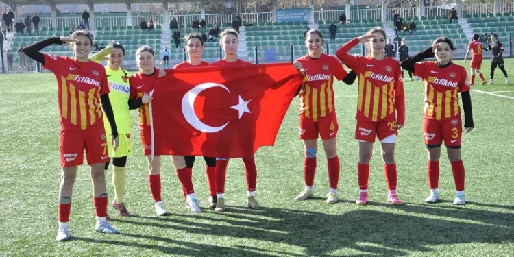 Zeynep Bilir’den gol sonrası asker selamı