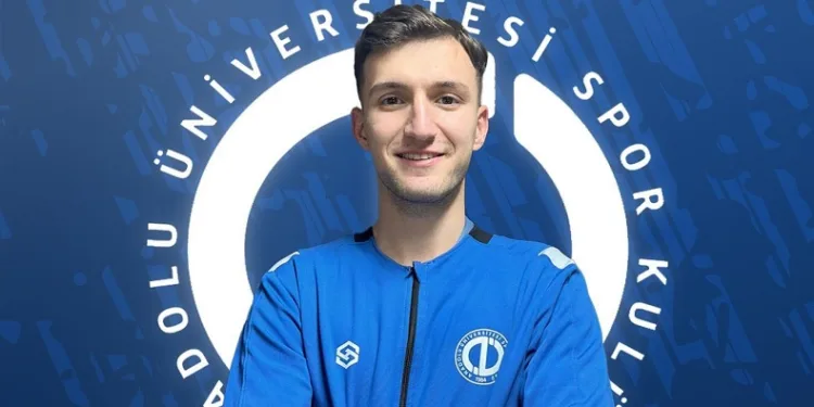 Anadolu Üniversitesi Spor Kulübü’ne bir orta saha transferi daha