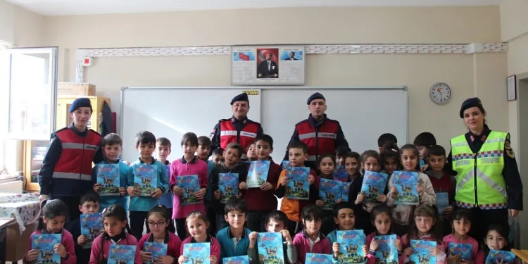 364 öğrenciye jandarmanın tanıtımı yapıldı