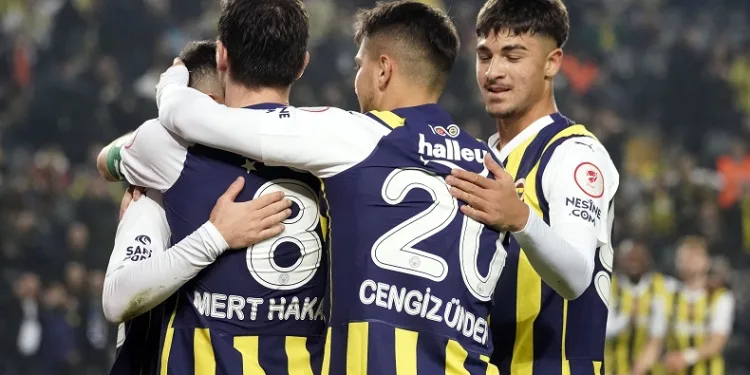 Fenerbahçe sahasında 15. galibiyetini aldı