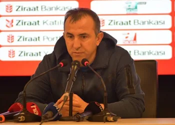 Kayserispor Teknik Direktörü Recep Uçar: “Saçma sapan geçişten yediğimiz bir golle maçı kaybettik”