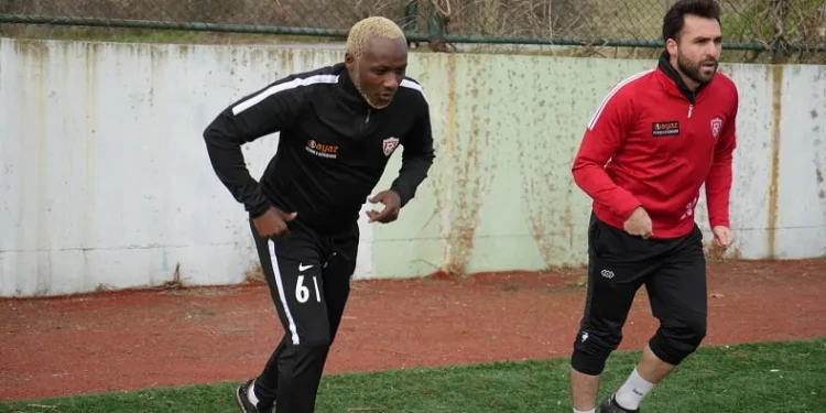 İbrahim Yattara, İstanbul’da Amatör Lig’de oynuyor