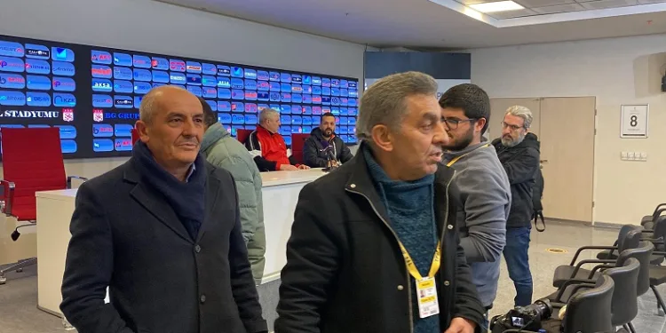 Sivas’ta basın mensuplarından Sumudica’ya protesto
