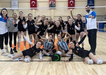 Gelenek değişmedi, “Bizim Kızlar” voleybolda yine Bilecik Şampiyonu oldu