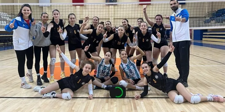 Gelenek değişmedi, “Bizim Kızlar” voleybolda yine Bilecik Şampiyonu oldu