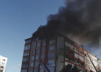 Ankara’da çatı yangını kontrol altına alındı
