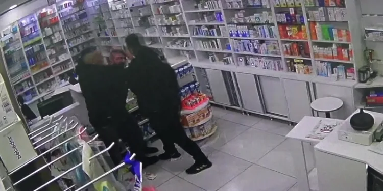 Amasya’da nöbetçi eczanede bıçaklı saldırı