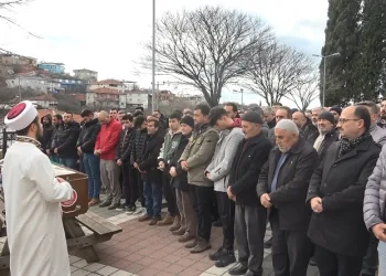 Küçük Zeynep gözyaşları içinde toprağa verildi