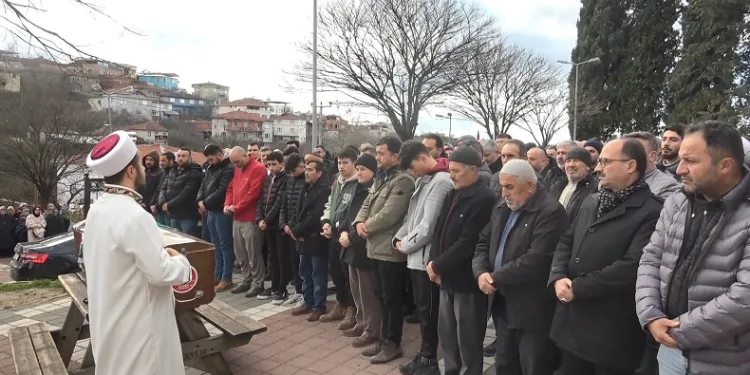 Küçük Zeynep gözyaşları içinde toprağa verildi