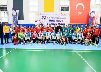 Veteran kadın hentbolcular Denizli