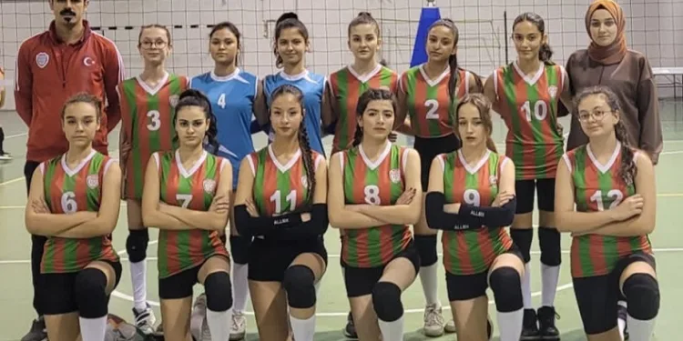 1308 Osmaneli Belediyespor Voleybol Takımı ligi 3’üncü bitirdi