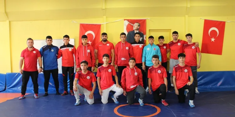 Antalya Büyükşehir Belediyesi geleceğin şampiyonlarını hazırlıyor