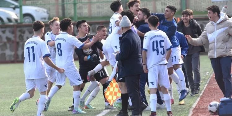 Yunusemre’nin U16’ları adım adım Türkiye Şampiyonası’na