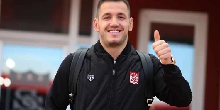 Sivasspor kafilesi 7 eksikle Antalya’da