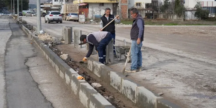 Millet Caddesinde refüj çalışmaları devam ediyor