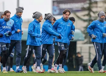 Trabzonspor, Çaykur Rizespor karşısında moral arayacak