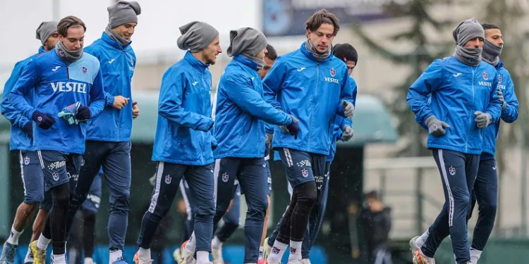 Trabzonspor, Çaykur Rizespor karşısında moral arayacak