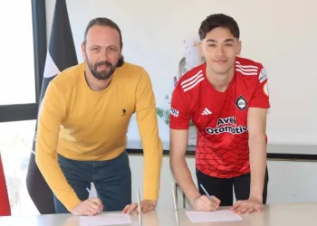 Altay, 2005 doğumlu Ulaş Hasan Özçelik ile profesyonel sözleşme imzaladı