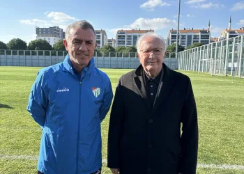 Bursaspor’un yeni teknik direktörü Ümit Şengül oldu