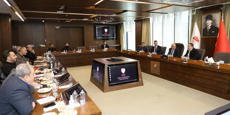 2. ve 3. Lig Kulüpler Birliği’nden Başkan Büyükekşi’ye teşekkür ziyareti