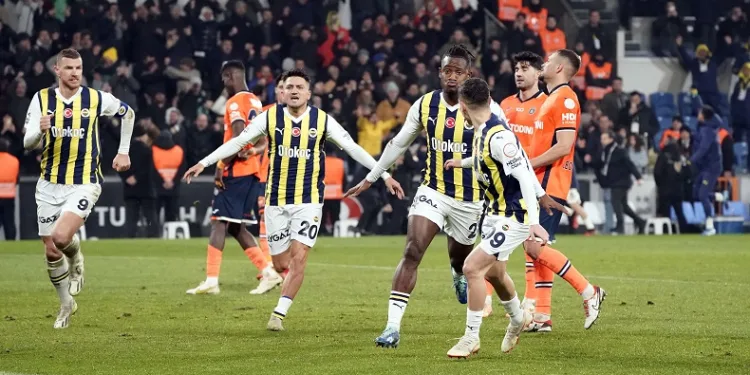 Fenerbahçe, deplasmanda yenilmezlik serisini 11 maça çıkardı
