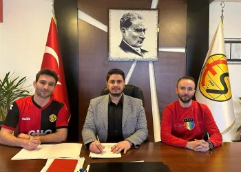 Eskişehirspor yeni tecrübeli stoper transferini duyurdu