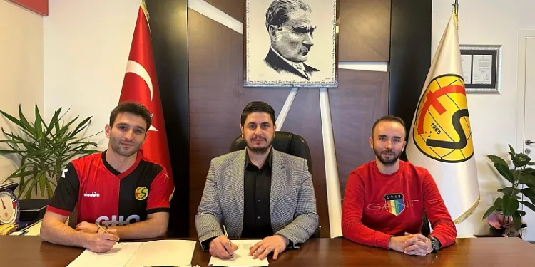 Eskişehirspor yeni tecrübeli stoper transferini duyurdu