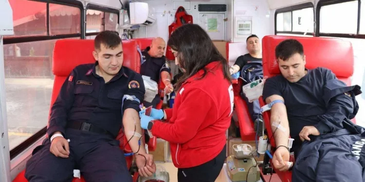 Jandarma personelinden, kan bağışı kampanyasına destek