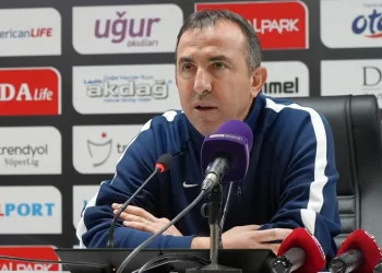 Kayserispor Teknik Direktörü Recep Uçar: “Samsunspor, hak ettiği bir galibiyet aldı”