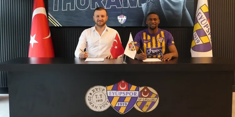 Eyüpspor hücum hattını Thuram ile güçlendirdi