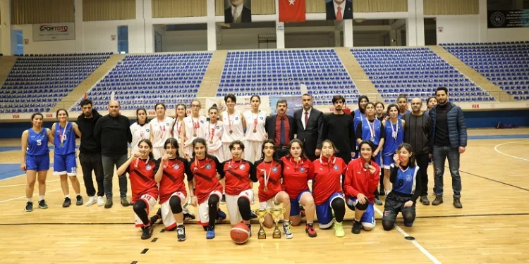 U14 ve U16 Kızlar Basketbol Şampiyonu İpekyolu Belediyesi Spor Kulübü oldu