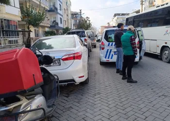 Motokuryenin çarptığı 2 çocuk yaralandı