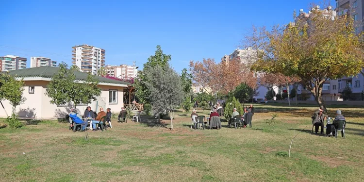 Mezitli’de ikinci emekli evi açıldı