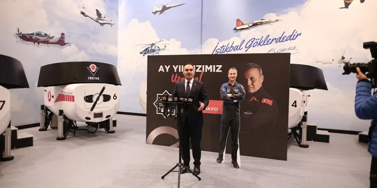 Bakan Kacır, Bursa’da ilk Türk astronot ile bağlantı kurdu