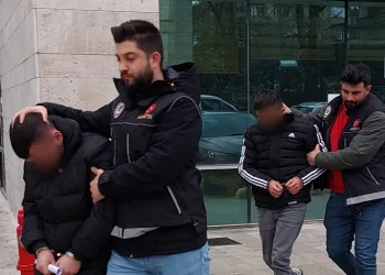 Uyuşturucu ticaretinden 2 kişi tutuklandı