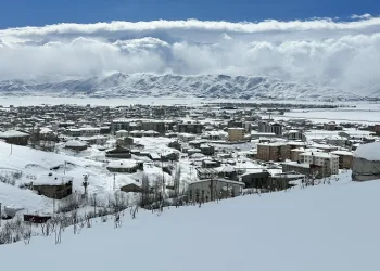 Yüksekova kara gömüldü