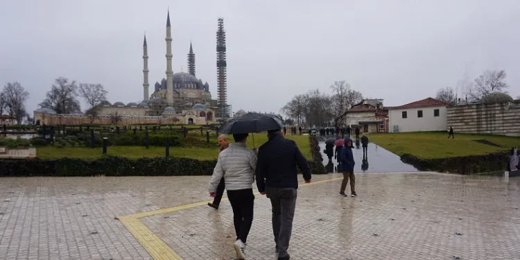 Edirne’de sağanak etkili oldu