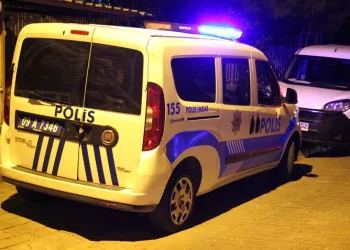 Çeşitli suçlardan aranan şüpheli Kuşadası’nda yakalandı